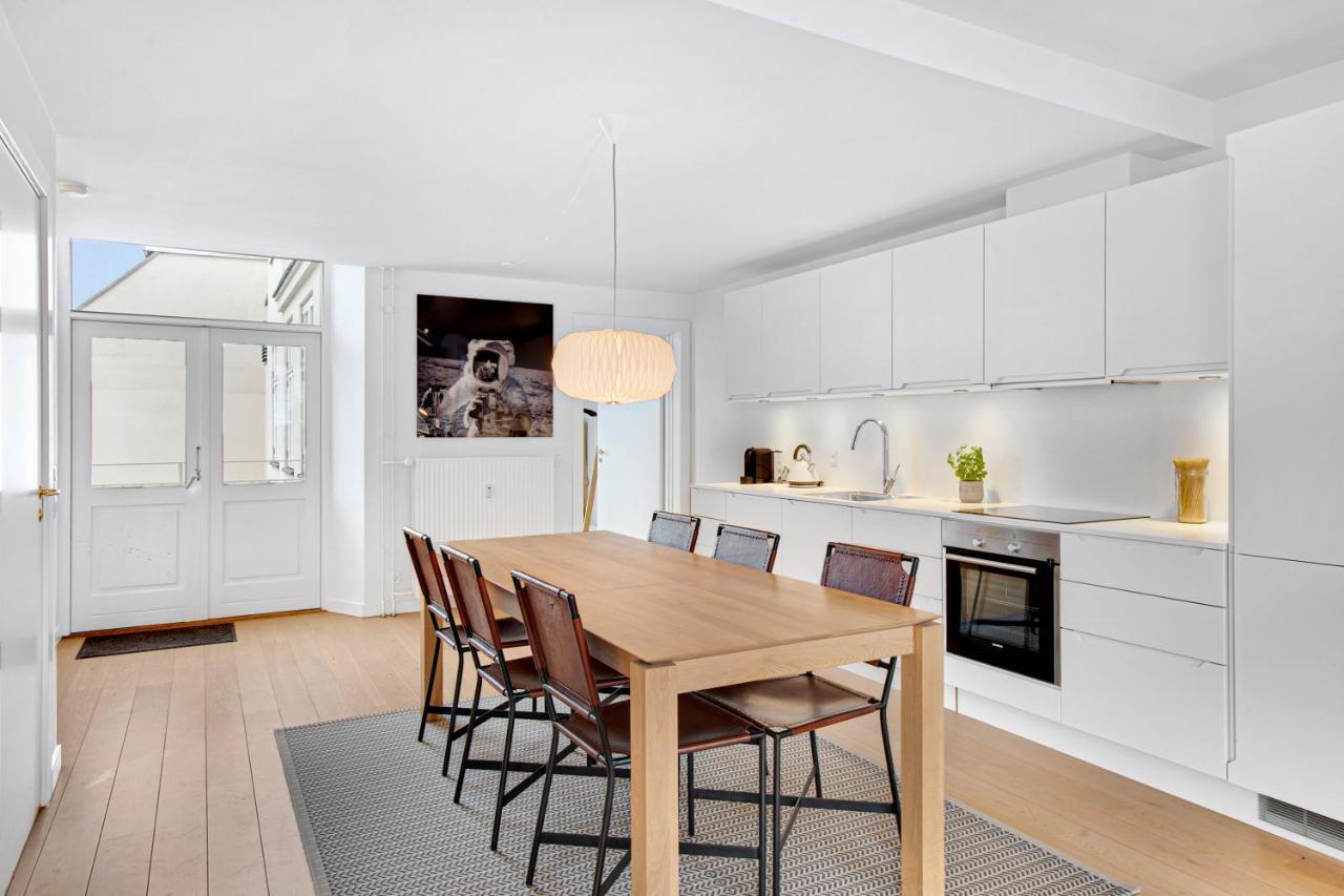 Sanders Monarch - Charming One-Bedroom Apartment With Two Balconies 코펜하겐 외부 사진